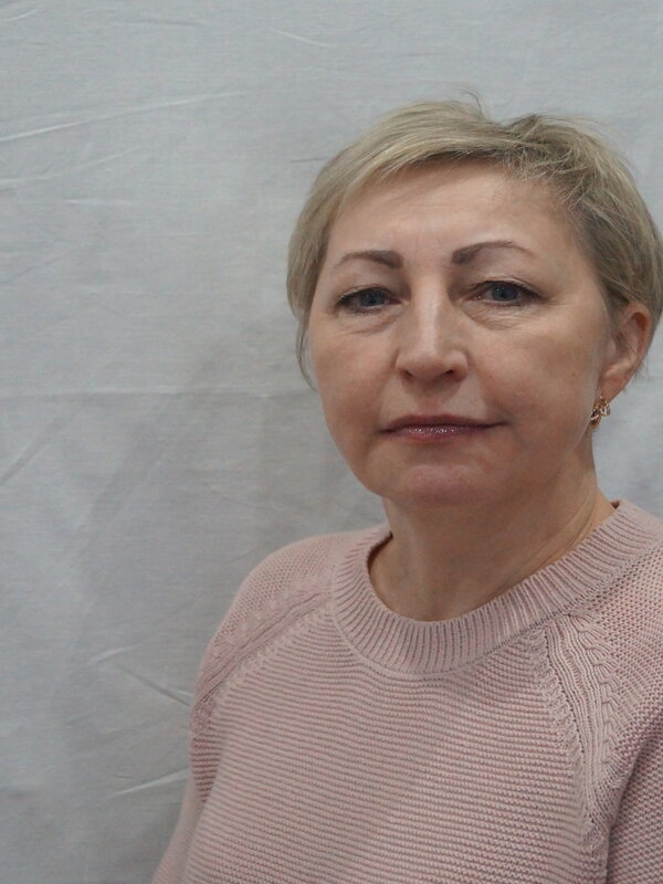 Инструктор по физической культуре Умнова Евгения Петровна.
