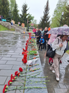 "Возложение в честь героев" – акция Вспомним всех по именно.