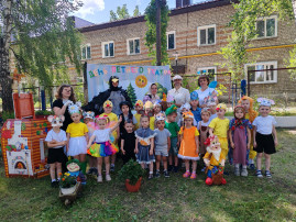 В Алёнушке прошёл день летнего театра.
