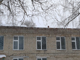 Начался демонтаж кровли.