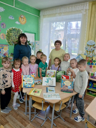 Книжка на ладошки 2025.