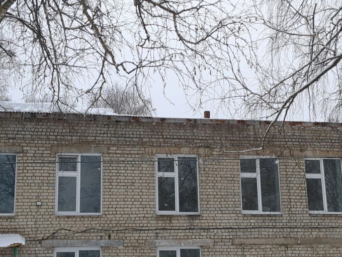 Начался демонтаж кровли.